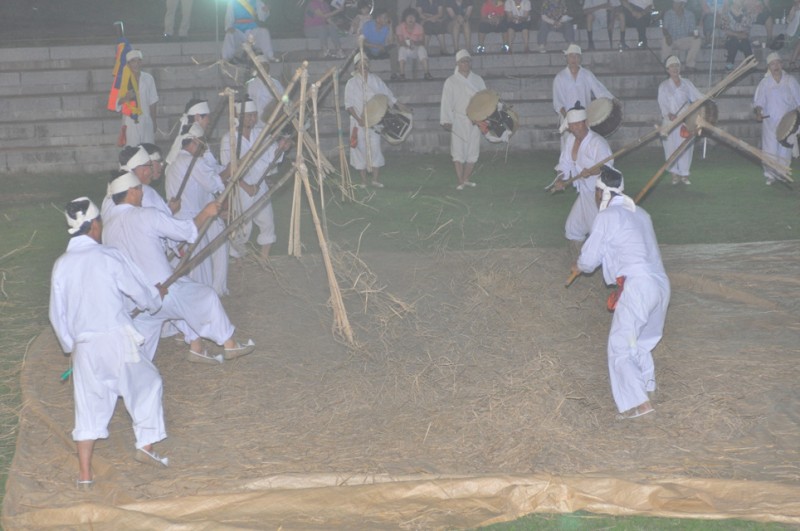 2012bec6c7b3c1a4b1e2b9dfc7a5c8b8_141.jpg