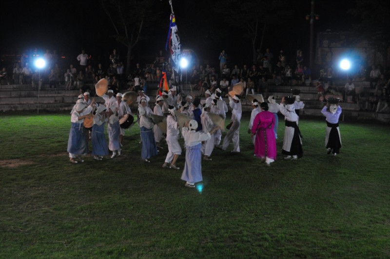 2012bec6c7b3c1a4b1e2b9dfc7a5c8b8_152.jpg