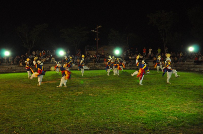 2012bec6c7b3c1a4b1e2b9dfc7a5c8b8_193.jpg