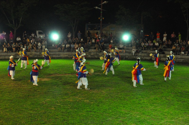 2012bec6c7b3c1a4b1e2b9dfc7a5c8b8_226.jpg