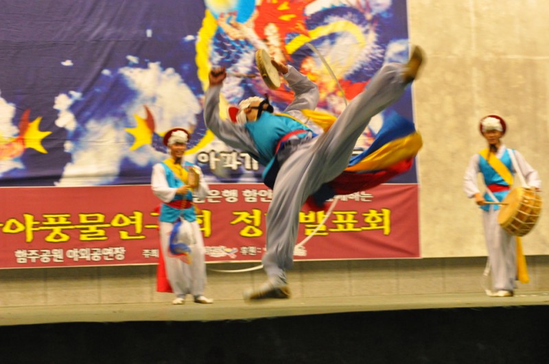 2012bec6c7b3c1a4b1e2b9dfc7a5c8b8_281.jpg