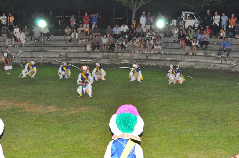 2012bec6c7b3c1a4b1e2b9dfc7a5c8b8_327.jpg