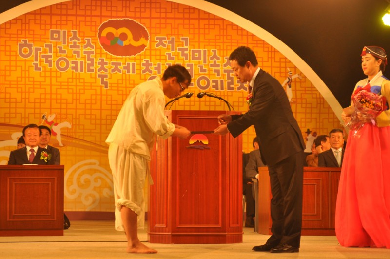 2012c7d1b1b9b9cebcd3bfb9bcfac3e0c1a6_605.jpg