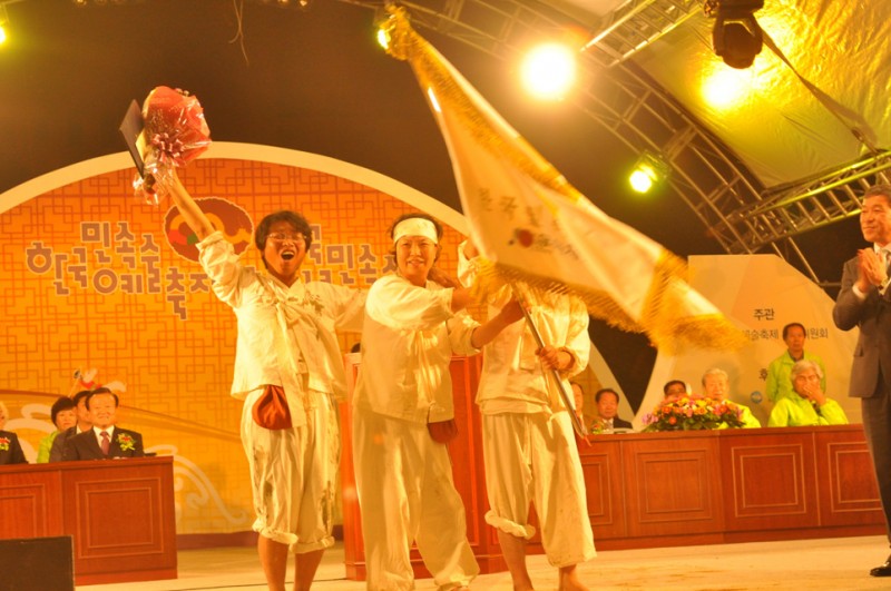 2012c7d1b1b9b9cebcd3bfb9bcfac3e0c1a6_636.jpg